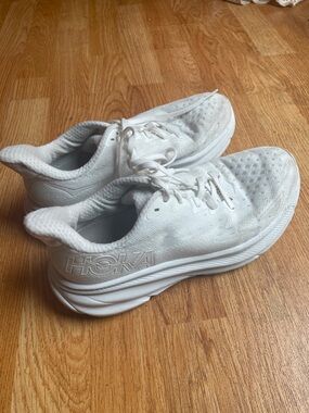 Hoka One One Clifton 9